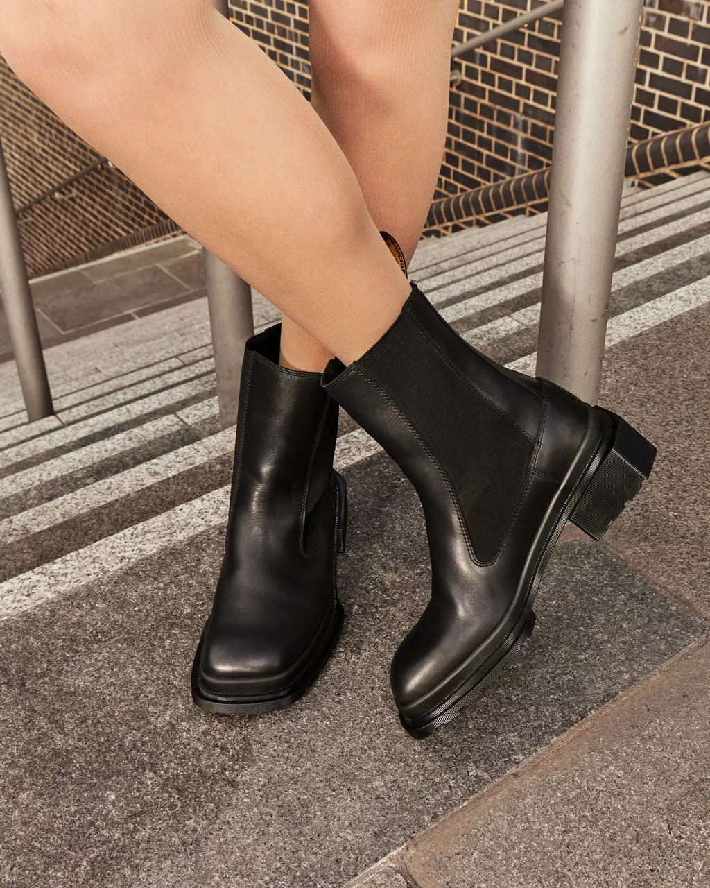 DR MARTENS Maybole Square Toe Leather Chelsea Boots