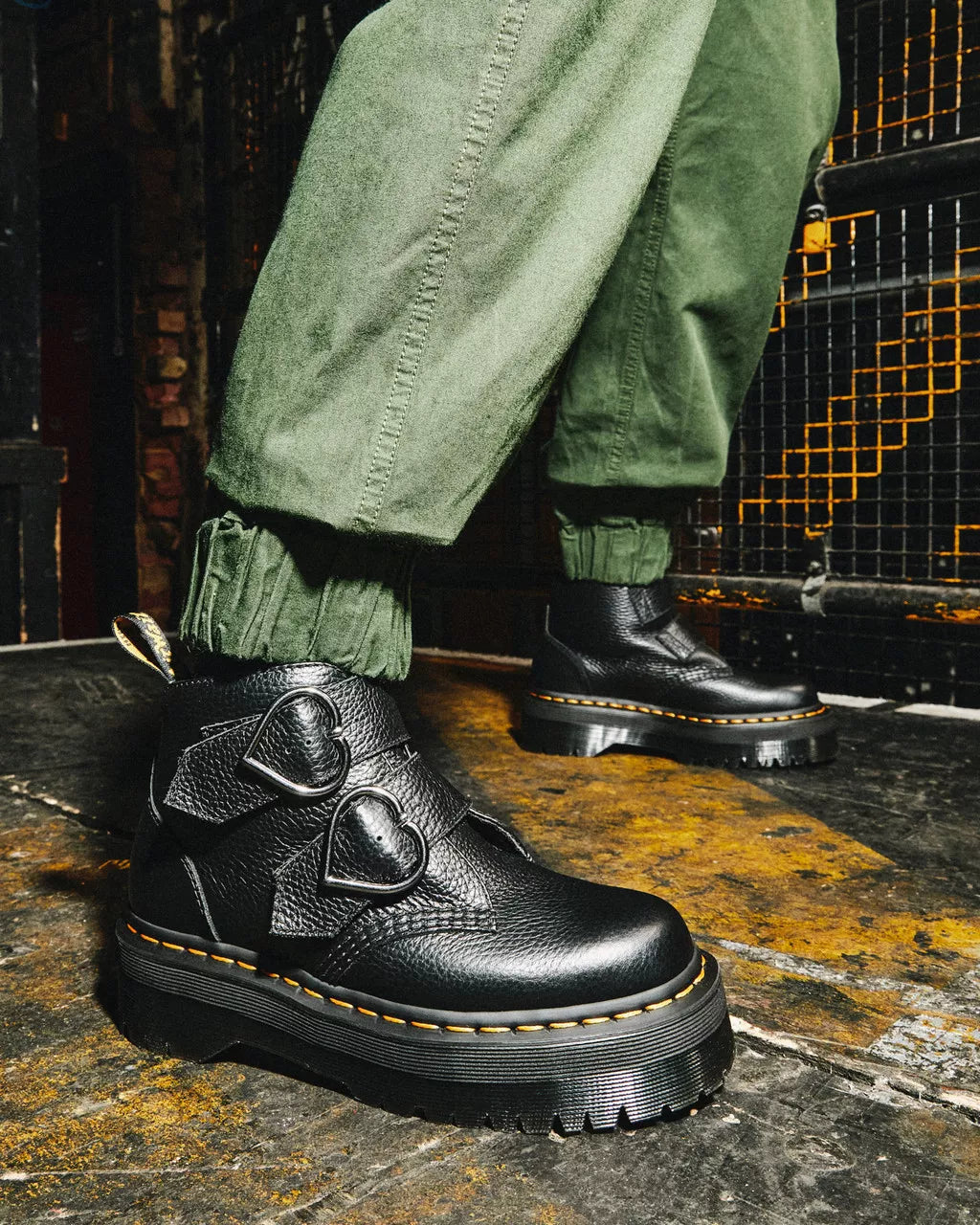 DR MARTENS Devon Heart Leather Platform Boots