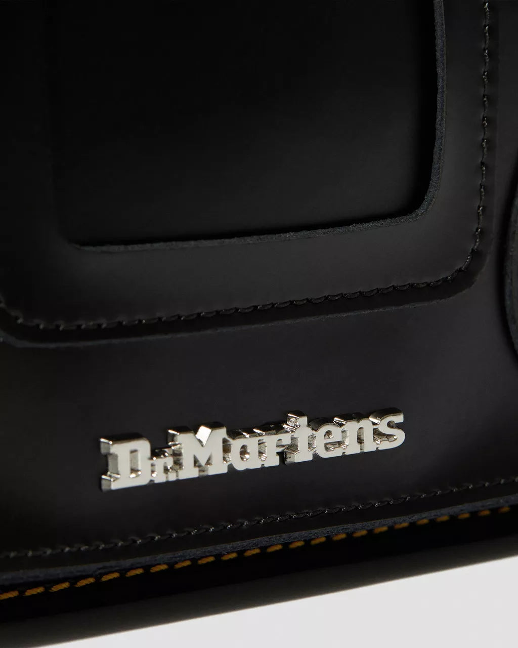 DR MARTENS 11 Inch Kiev Smooth Leather Satchel