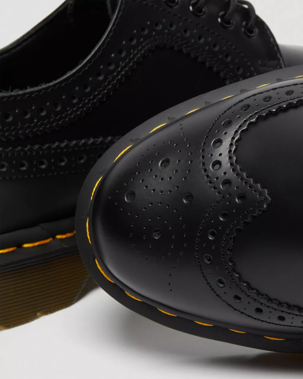 3989 Smooth Leather Brogue Shoes