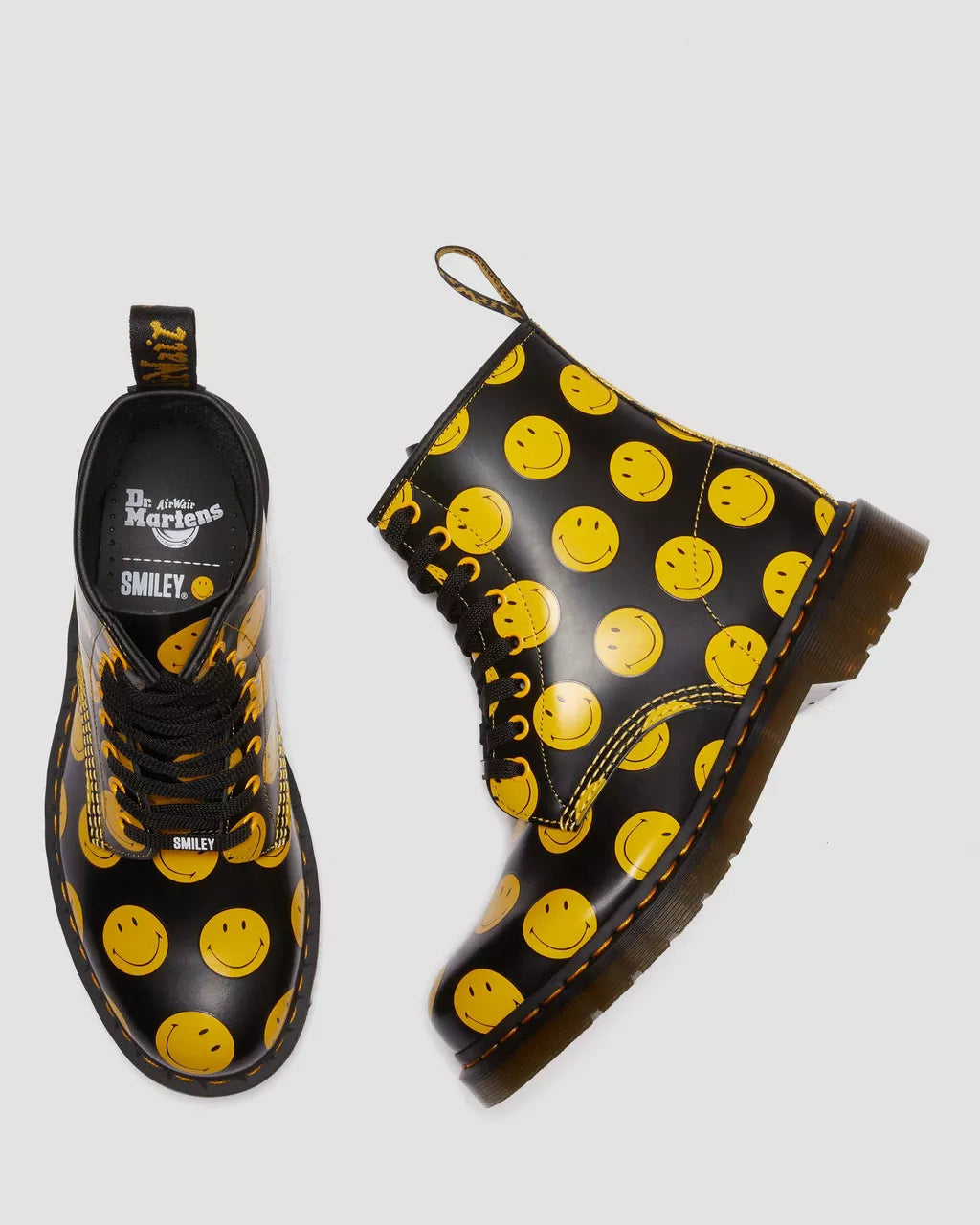 DR MARTENS 1460 SMILEY&reg;&nbsp;SMOOTH LEATHER BOOTS