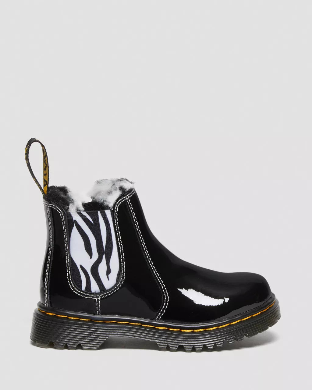DR MARTENS 2976 Leonore T Black Patent Lamper
