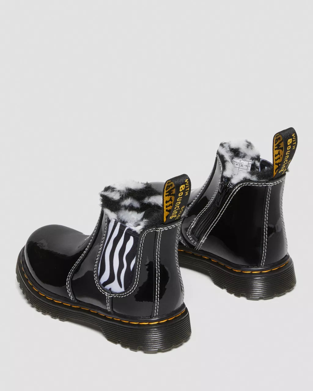 DR MARTENS 2976 Leonore T Black Patent Lamper