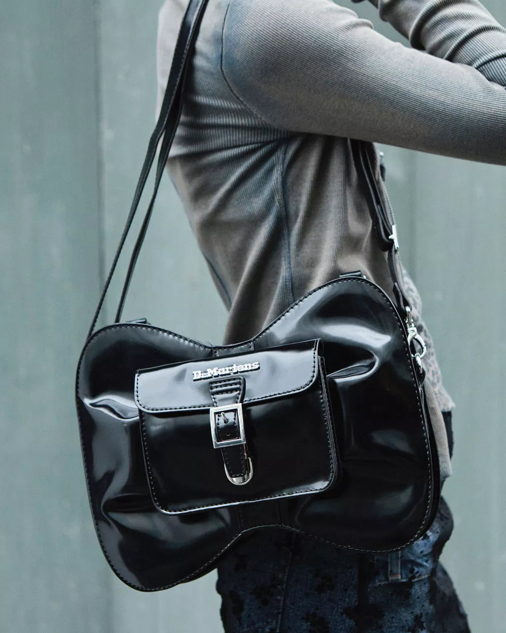 DR MARTENS Vegan Bow Shaped Bag