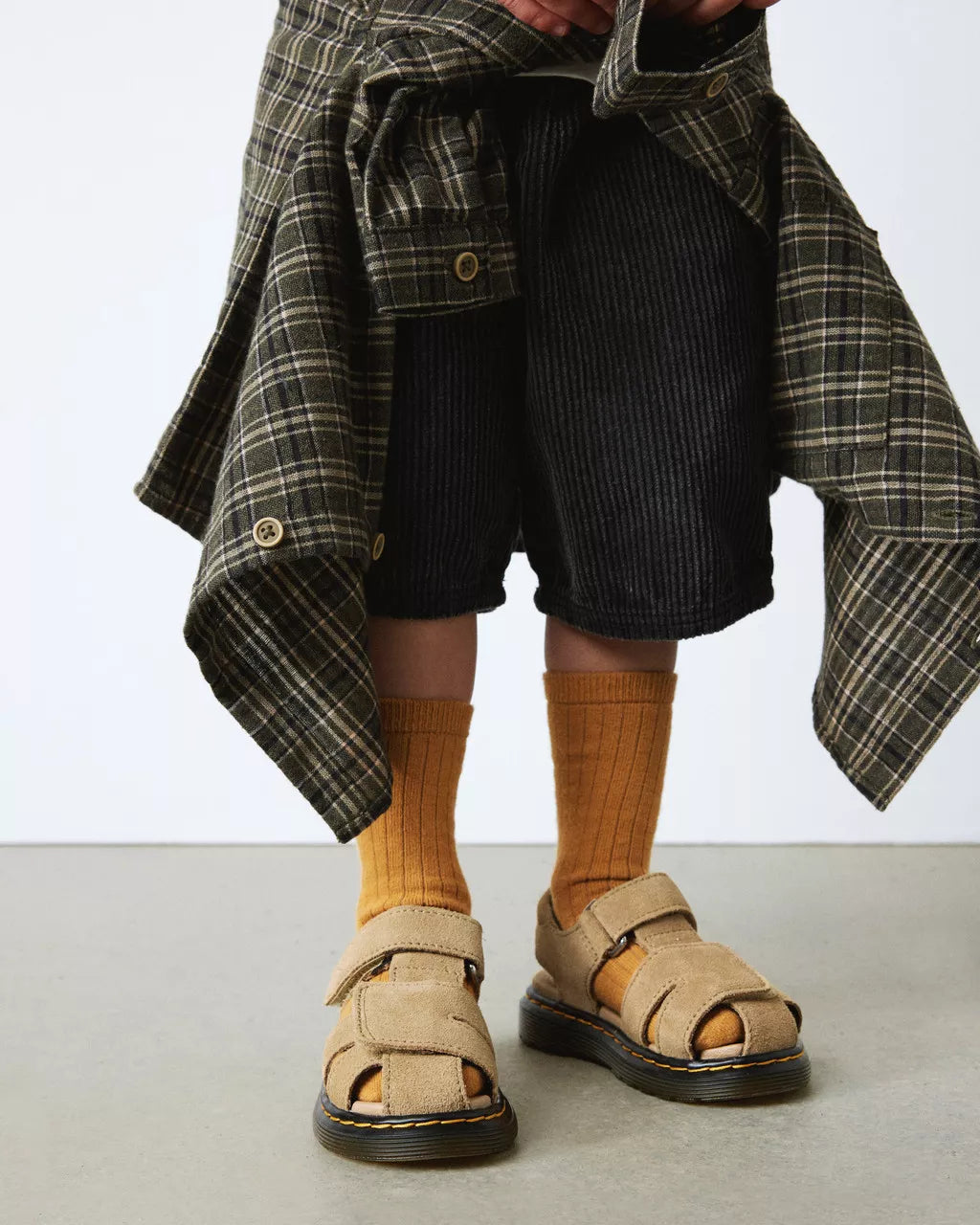 DR MARTENS Toddler Moby II Savannah Tan Bronx Suede