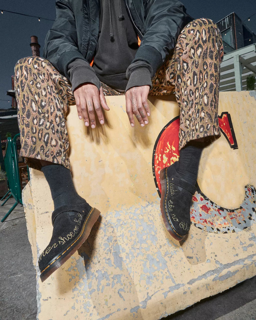 DR MARTENS Isham Desert Oasis Suede Mules