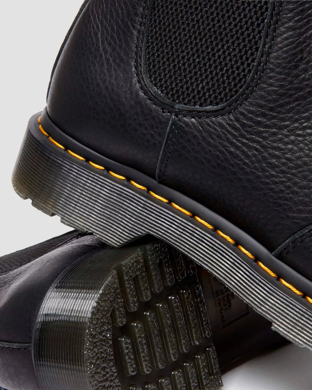 2976 Ambassador Soft Leather Chelsea Boots